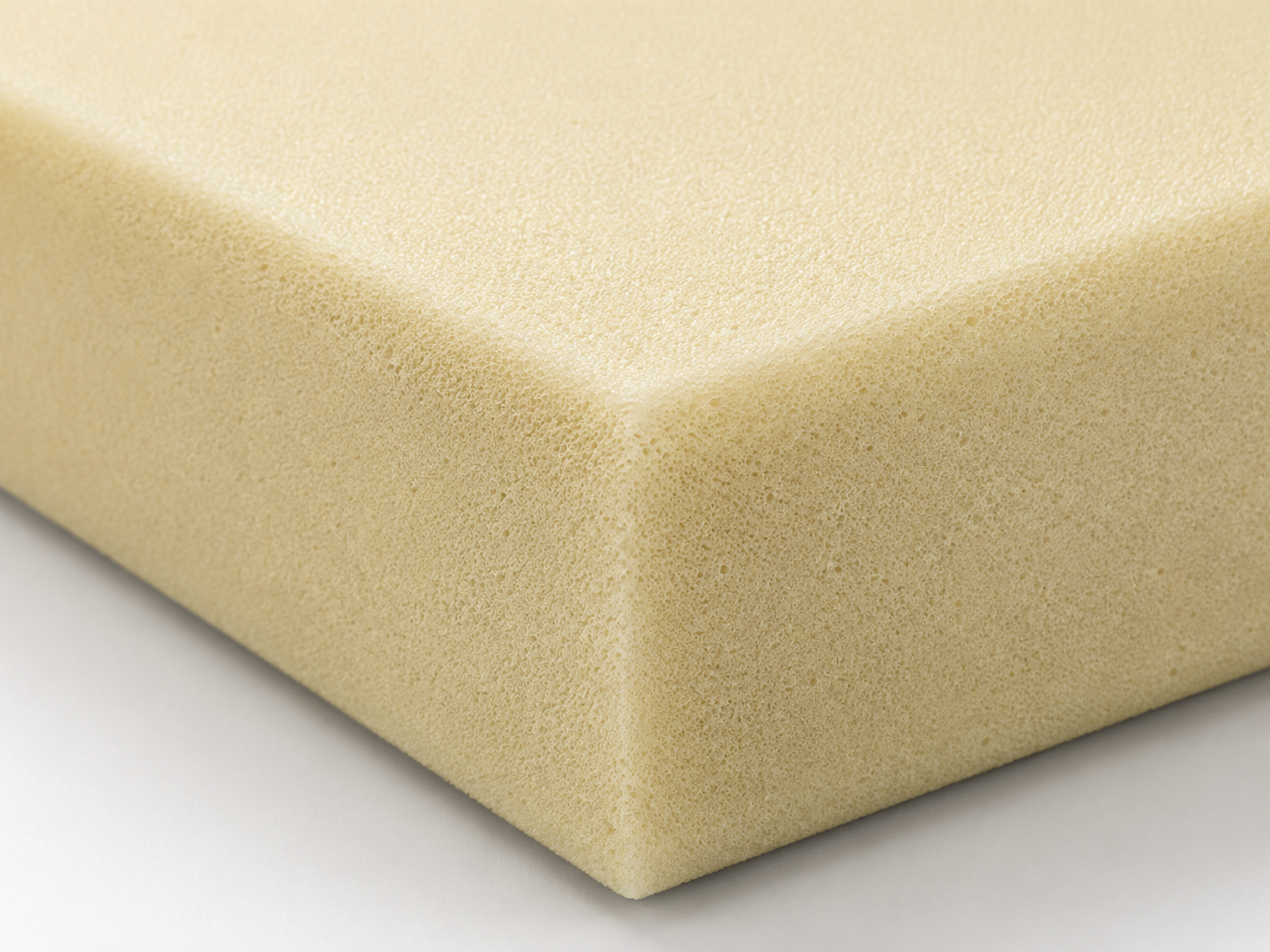 High-resilience cushion foam corner — multi-density CertiPUR core