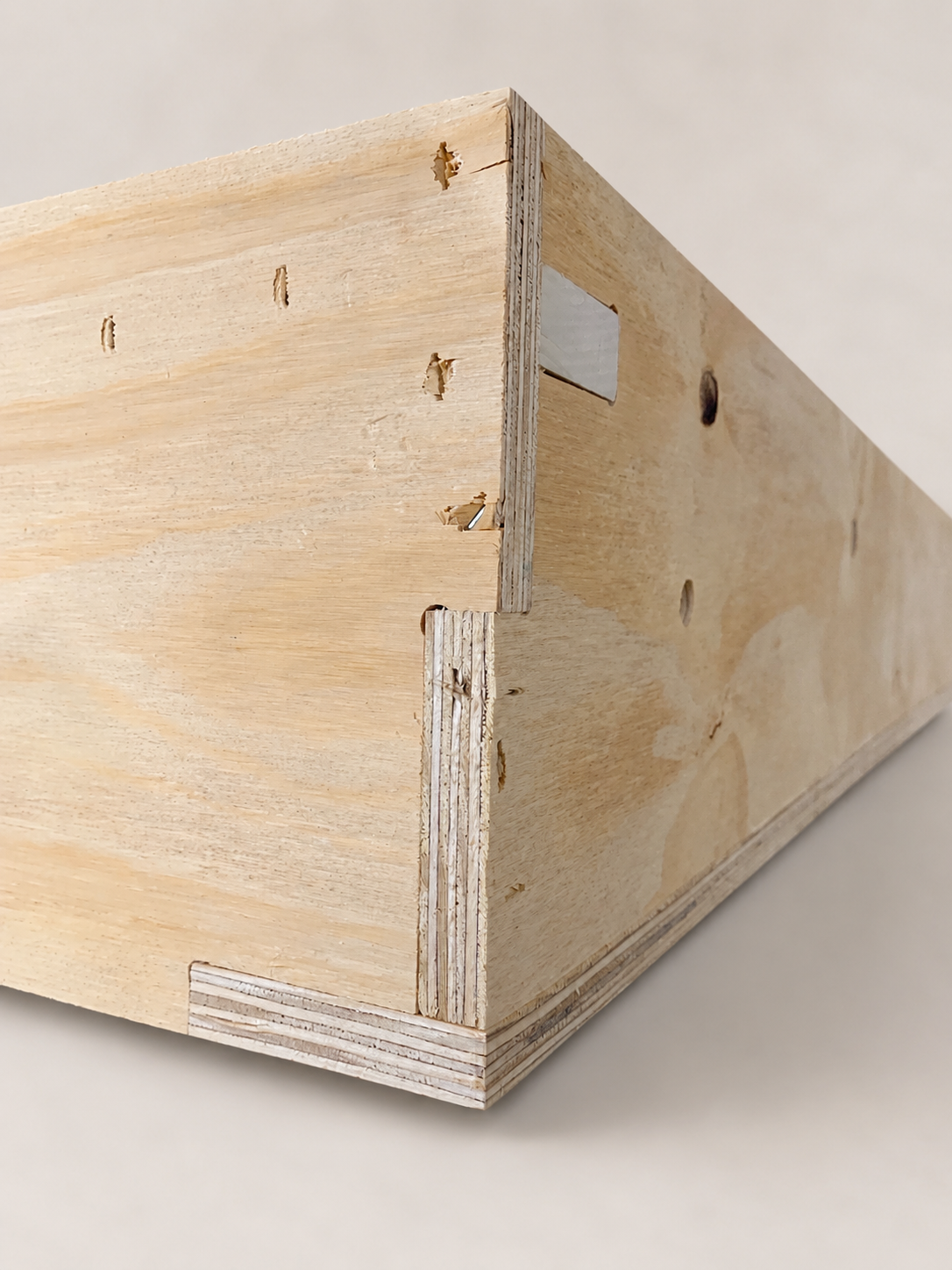 Plywood and hardwood frame corner — kiln-dried, corner-blocked construction