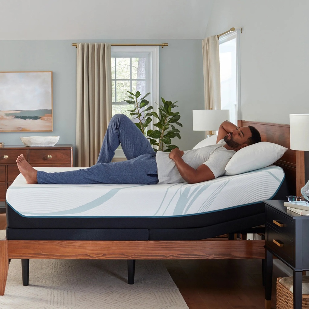 TEMPUR-Adapt® Medium Mattress — view 4